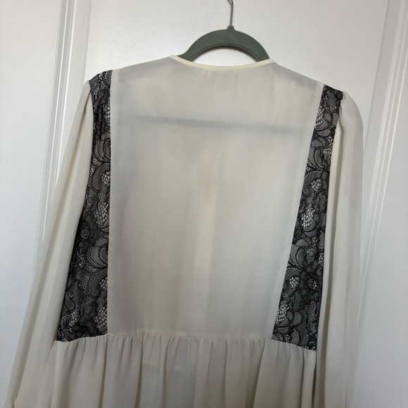 ❗️FINAL❗️Nanette Lepore Cream and Black Lace Pin-tuck Blouse Large - Picture 10 of 10